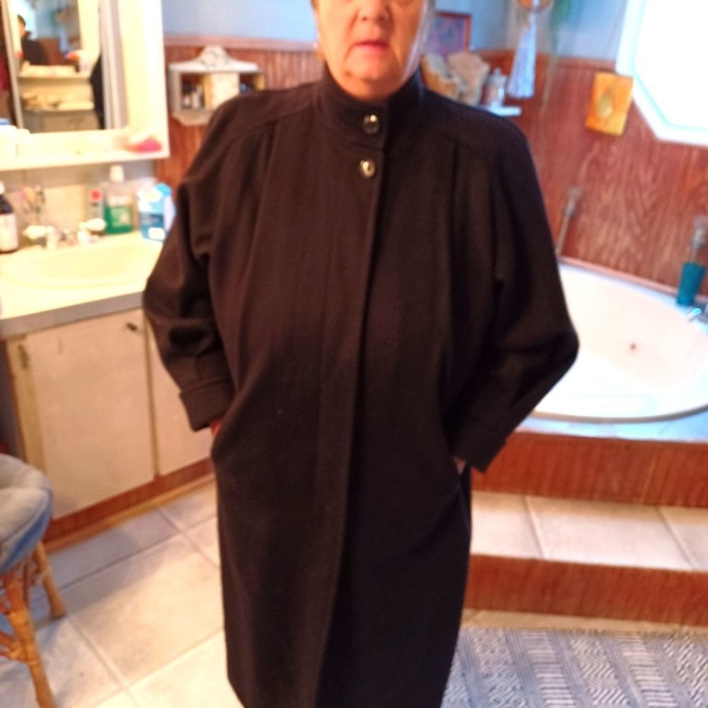 INTERNATIONAL SCENE Vintage  Made In Hungary 100%  Wool Black Trench Coat 9/10